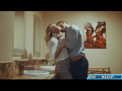 ❤️ Kung ang usa ka busty blonde naghaylo kanimo sa usa ka publiko nga kasilyas ❤️❌ Fucking sa pornograpiya ceb.justindianpornx.ru